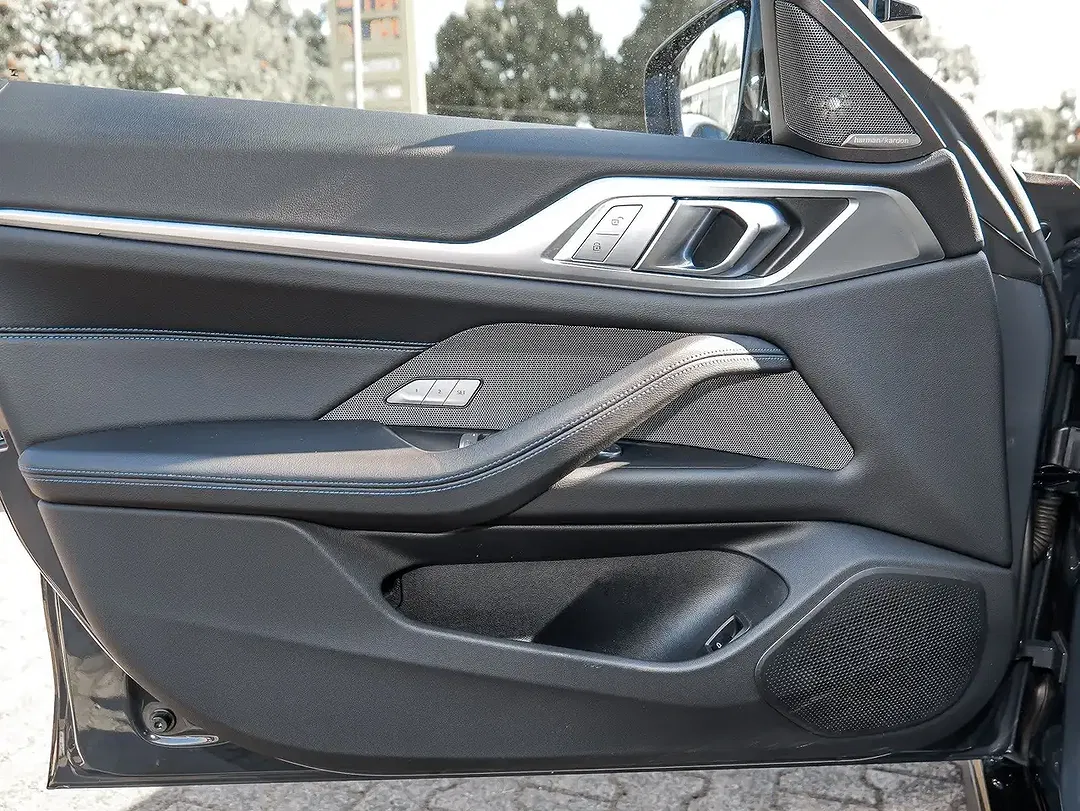 BMW i4 - Thumbnail 22