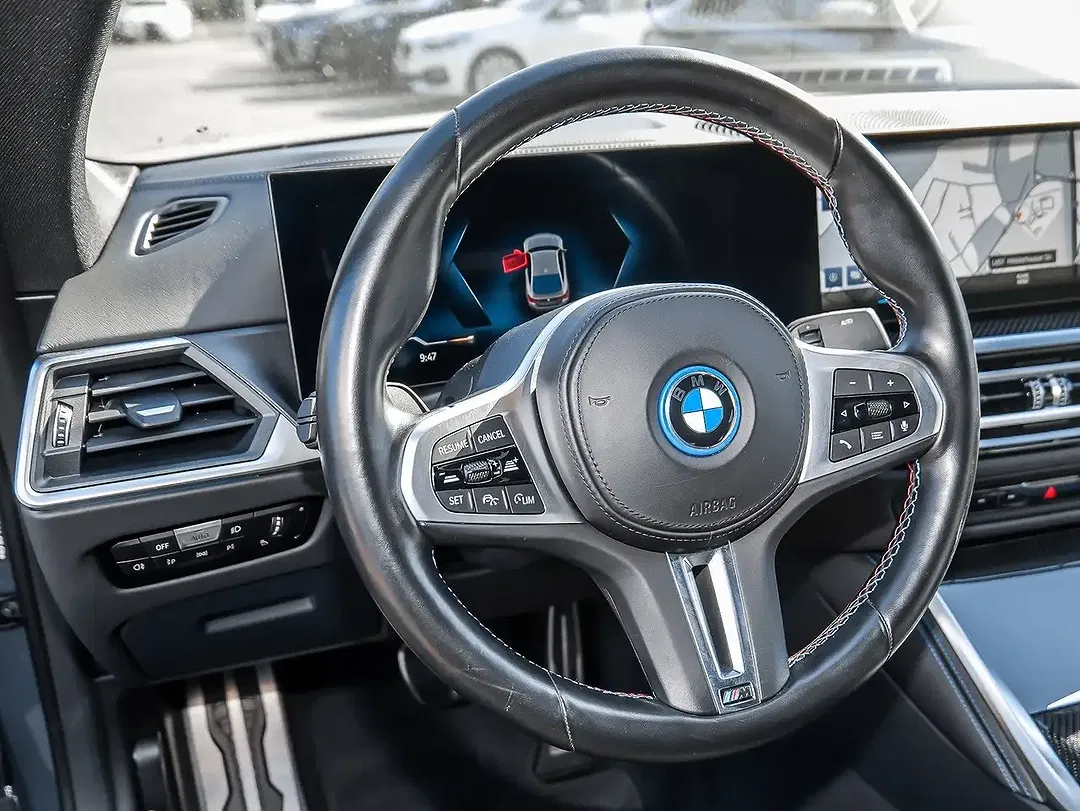 BMW i4 - Thumbnail 23