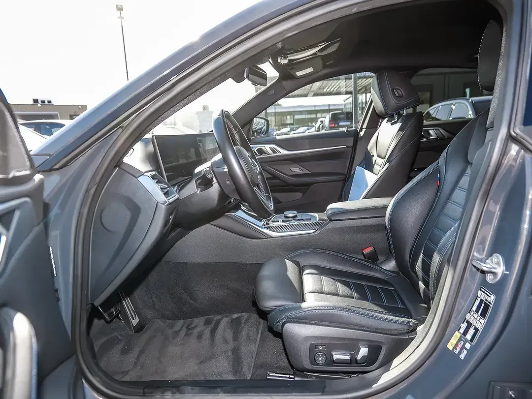 BMW i4 - Thumbnail 5