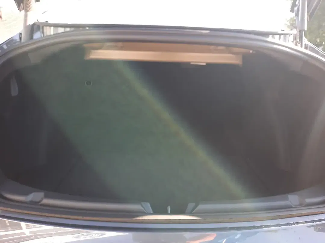 Tesla Model 3 - Thumbnail 10