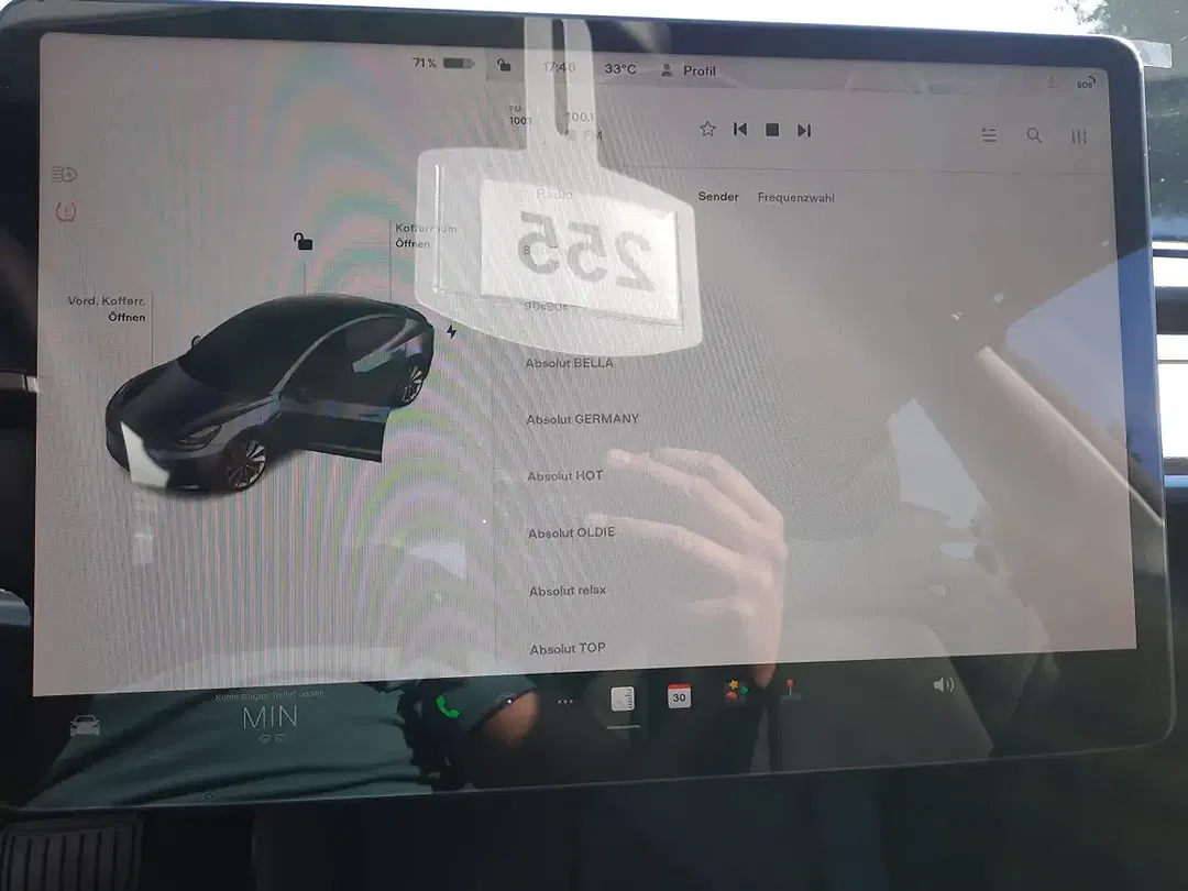 Tesla Model 3 - Thumbnail 20