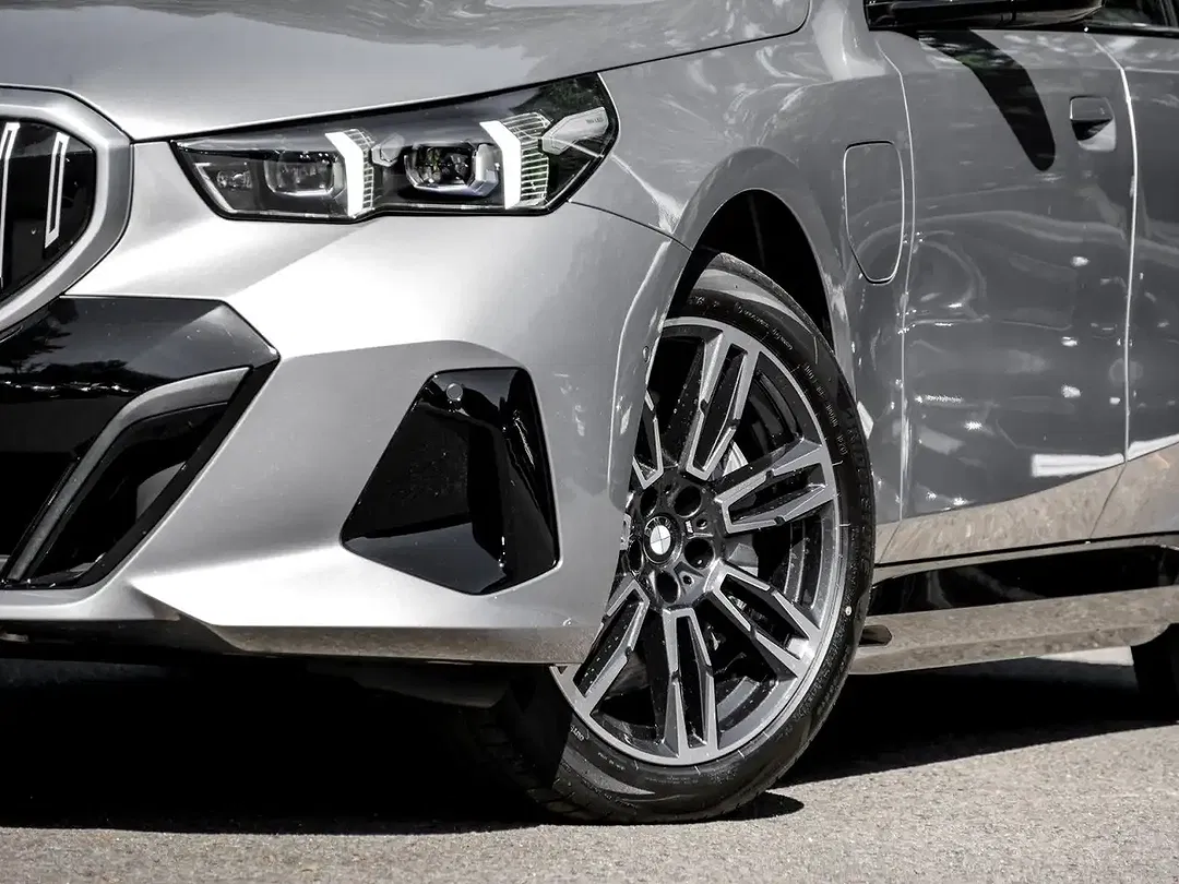 BMW 550 - Thumbnail 5