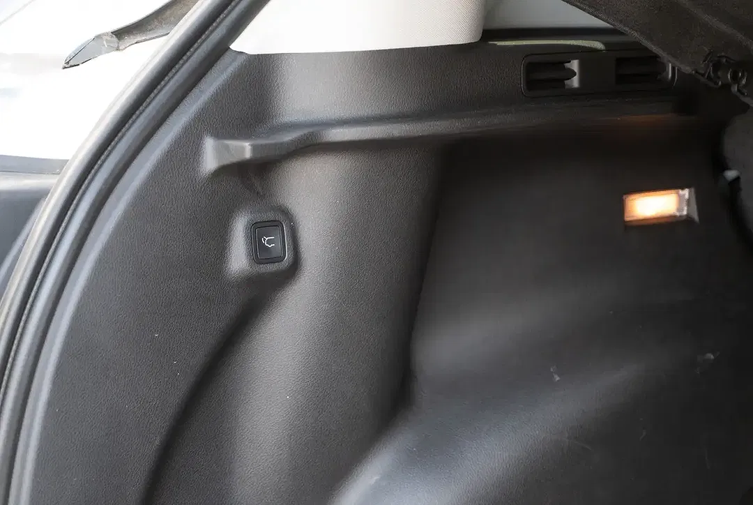 Jeep Compass - Thumbnail 10