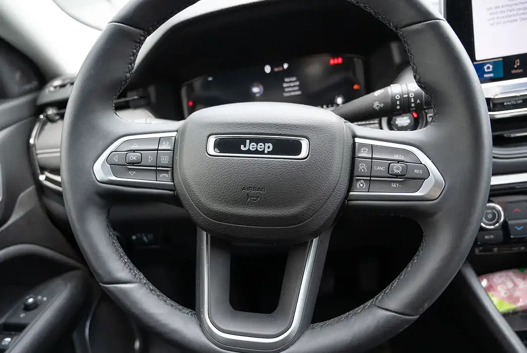 Jeep Compass - Thumbnail 8