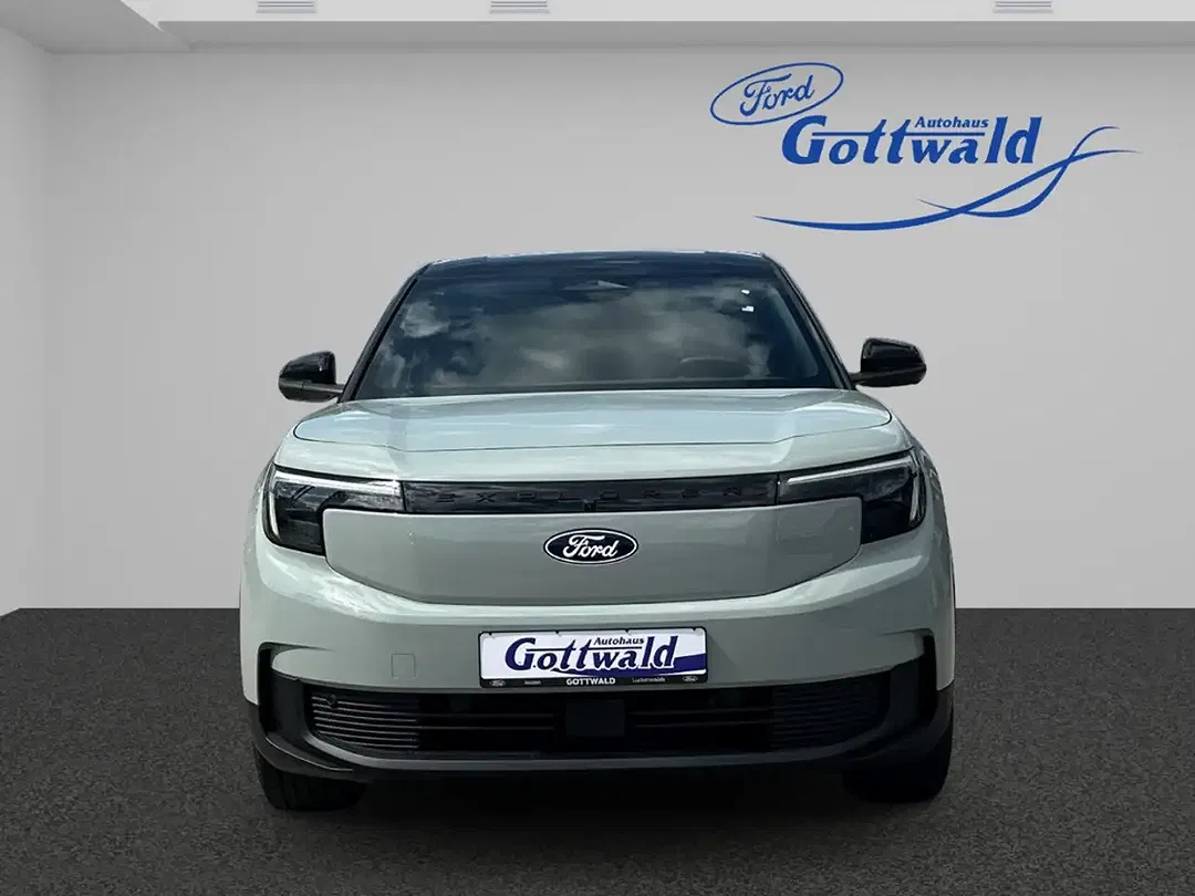 Ford Explorer - Thumbnail 5