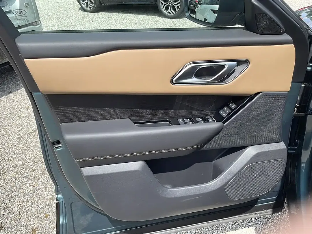 Land Rover Range Rover Velar - Thumbnail 9