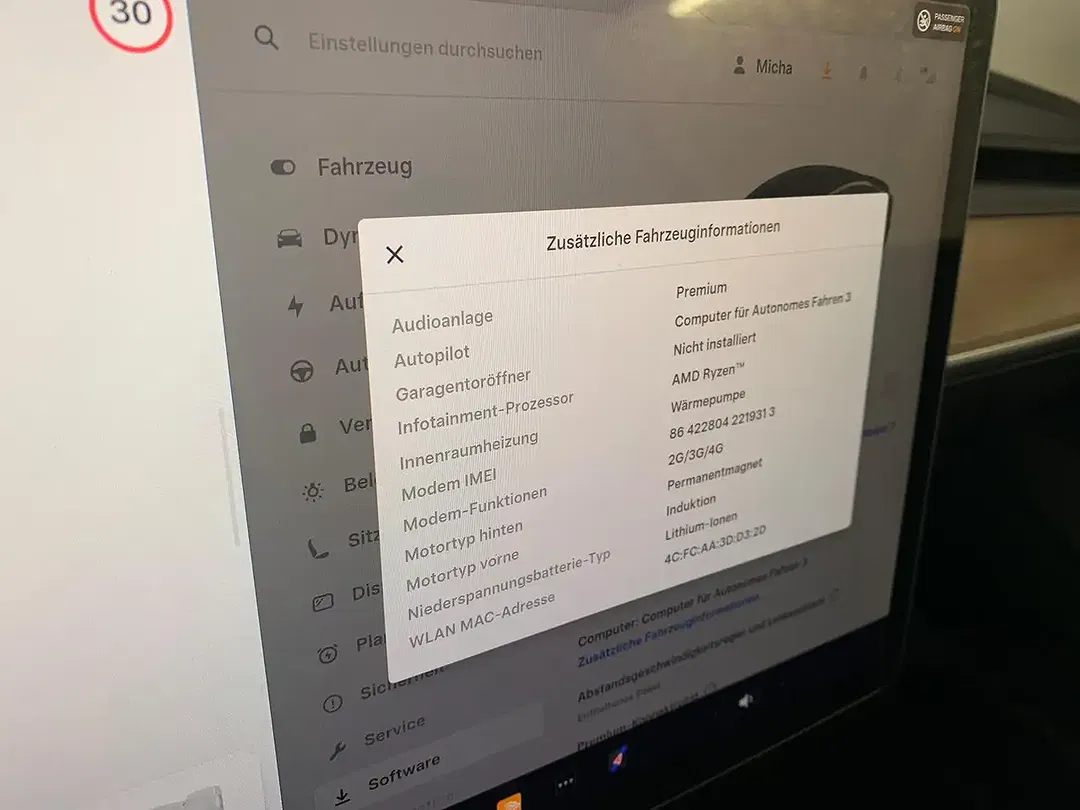 Tesla Model 3 - Thumbnail 13