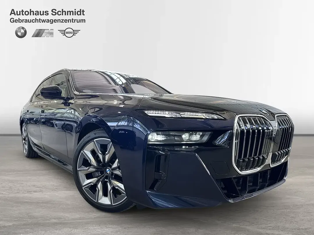 BMW i7 - Thumbnail 5