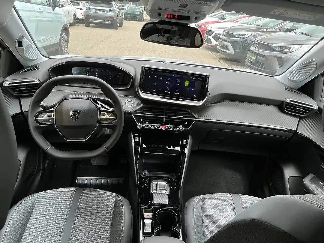 Peugeot 208 - Thumbnail 13