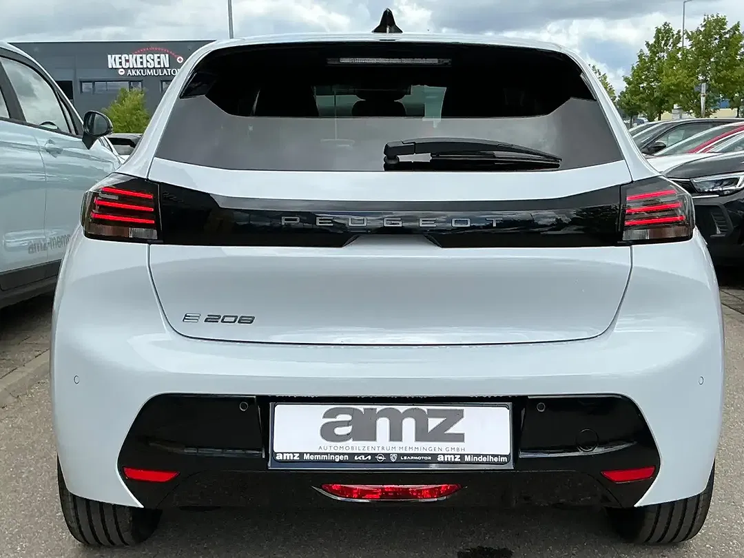 Peugeot 208 - Thumbnail 5