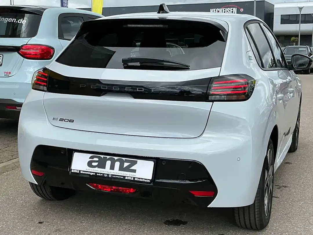 Peugeot 208 - Thumbnail 6