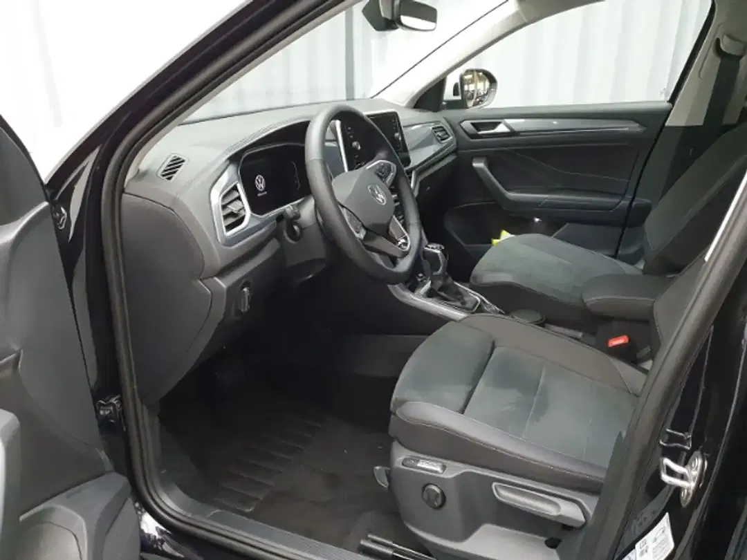 Volkswagen T-Roc - Thumbnail 7