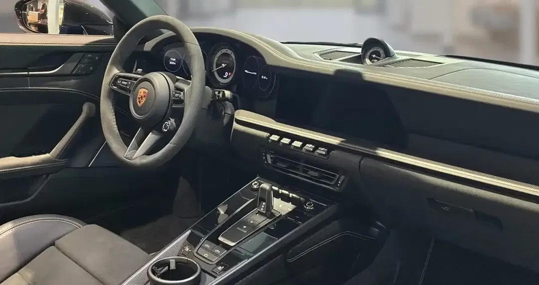 Porsche 911 - Thumbnail 4