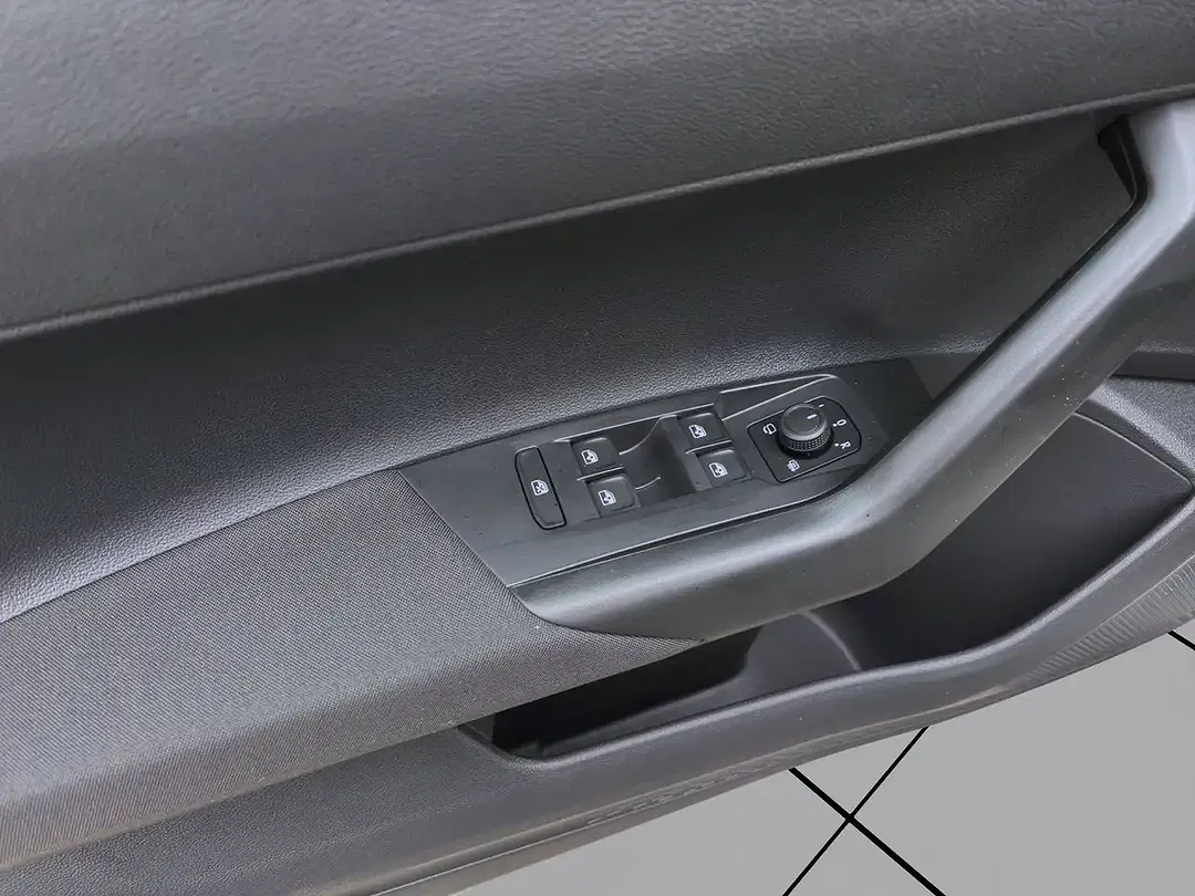 Volkswagen Polo - Thumbnail 11