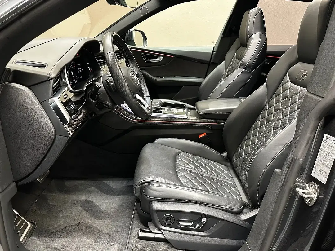 Audi SQ8 - Thumbnail 13
