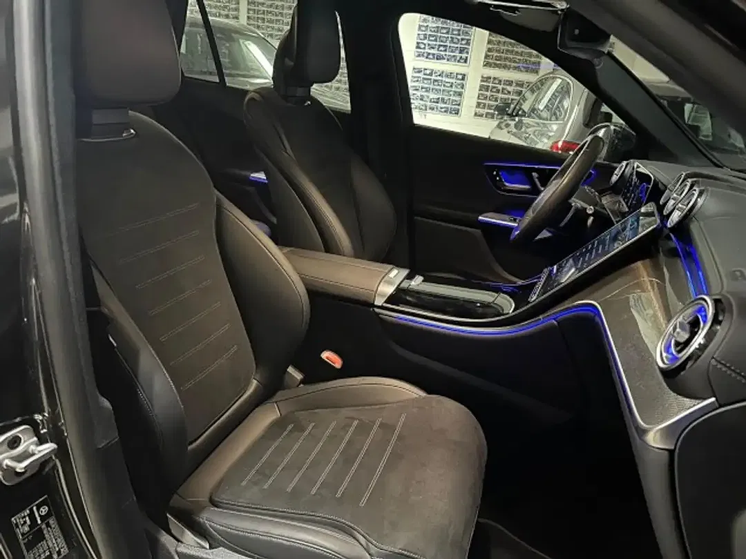 Mercedes-Benz GLC 220 - Thumbnail 23