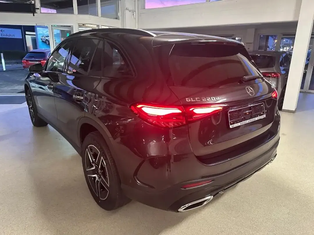 Mercedes-Benz GLC 220 - Thumbnail 5