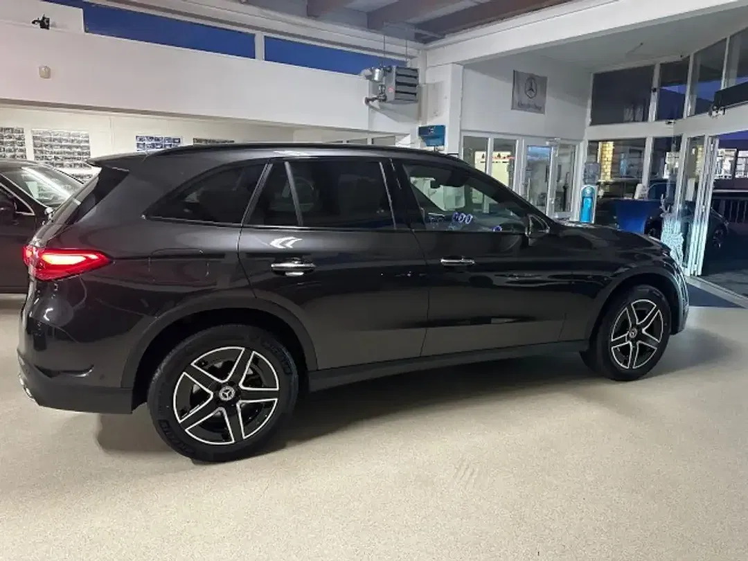 Mercedes-Benz GLC 220 - Thumbnail 8