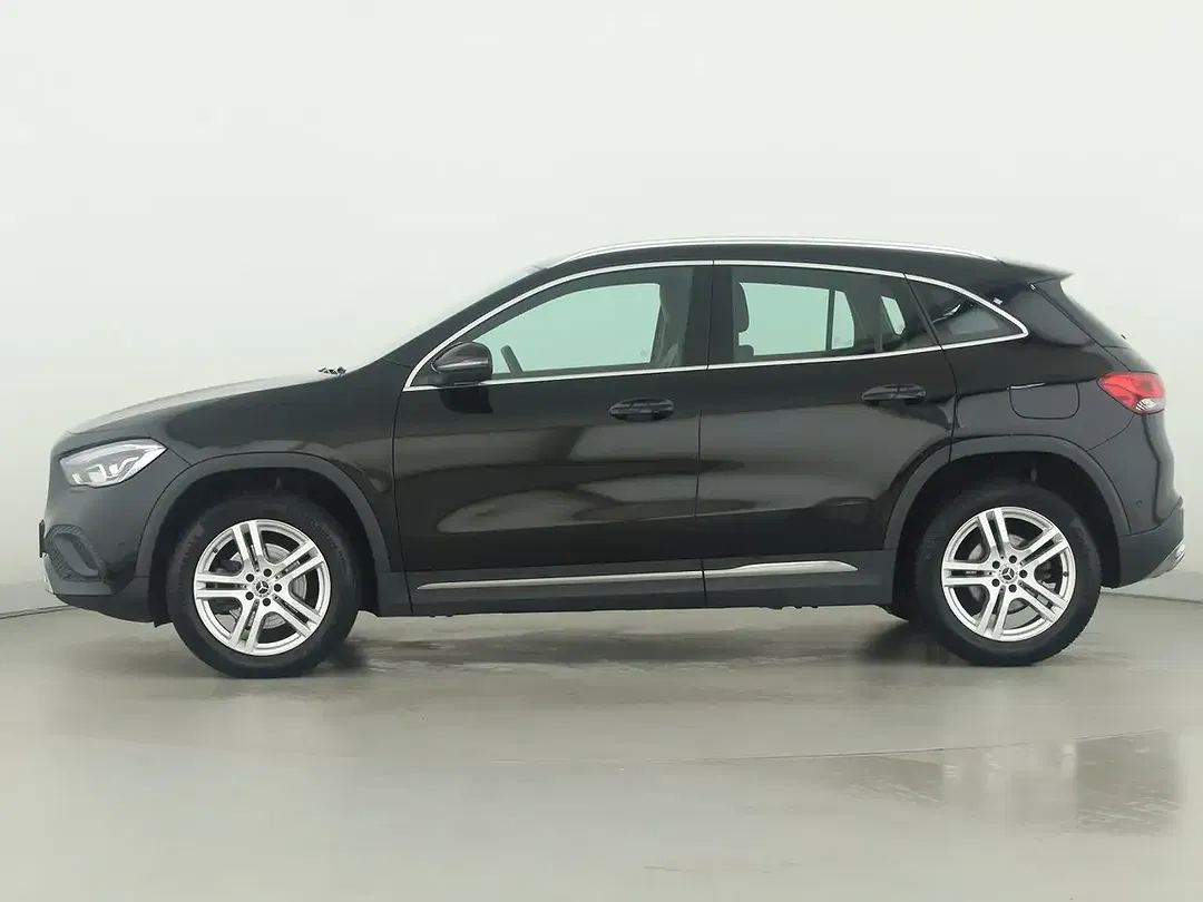 Mercedes-Benz GLA 180 - Thumbnail 4