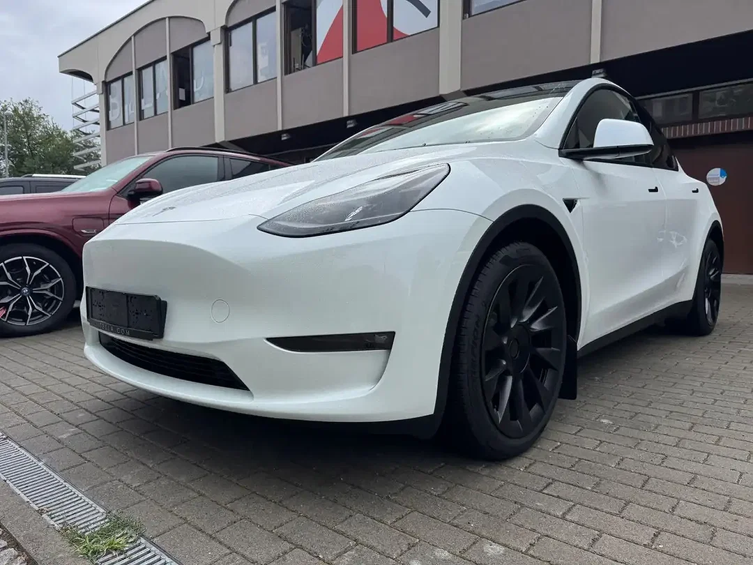 Tesla Model Y - Afbeelding 1
