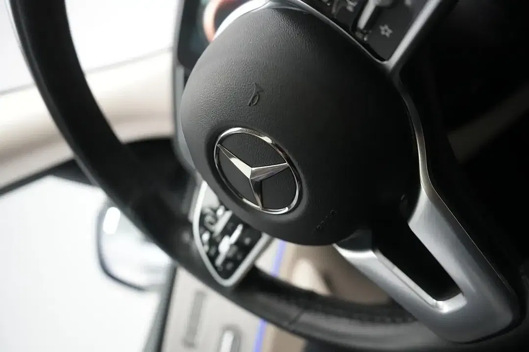 Mercedes-Benz GLE 350 - Thumbnail 25