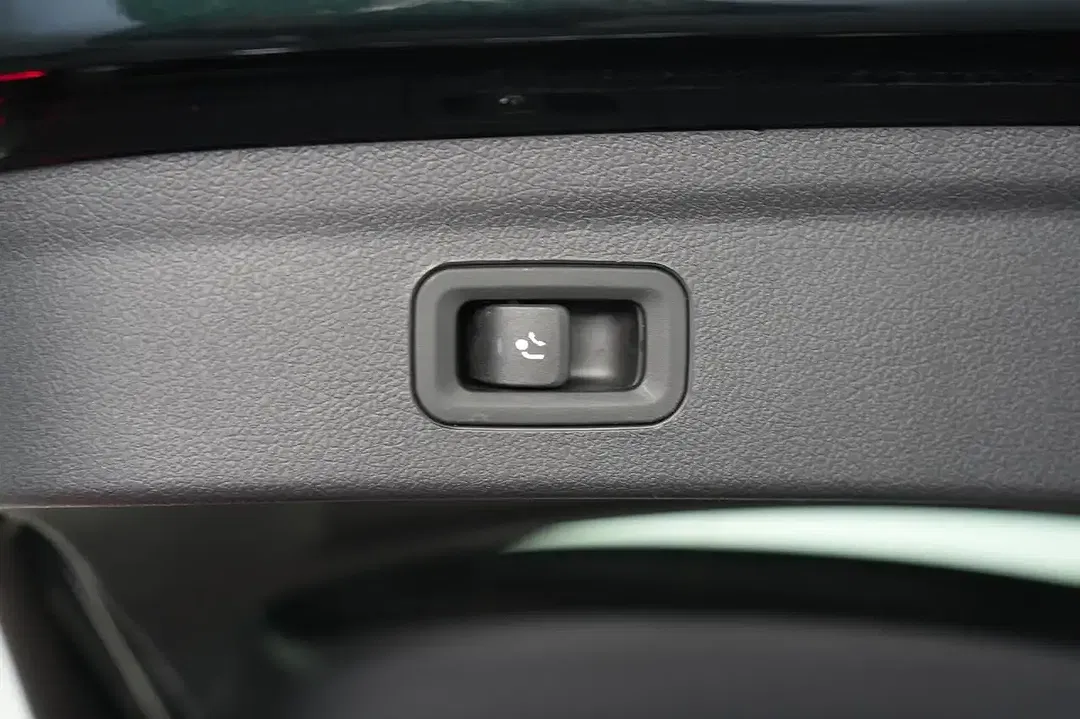 Mercedes-Benz GLE 350 - Thumbnail 32