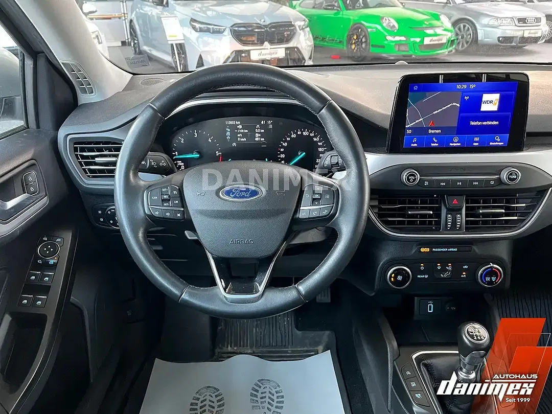 Ford Focus - Thumbnail 7