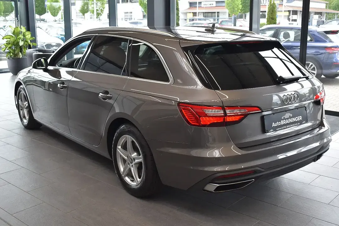 Audi A4 - Thumbnail 4