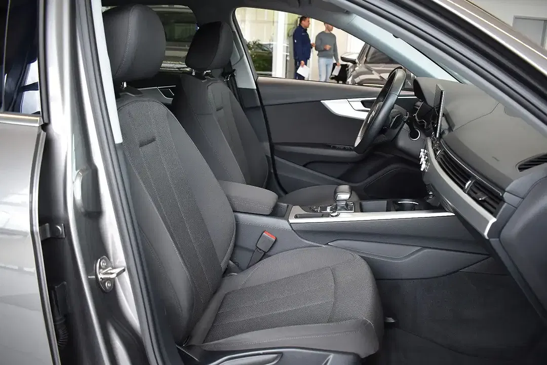Audi A4 - Thumbnail 5