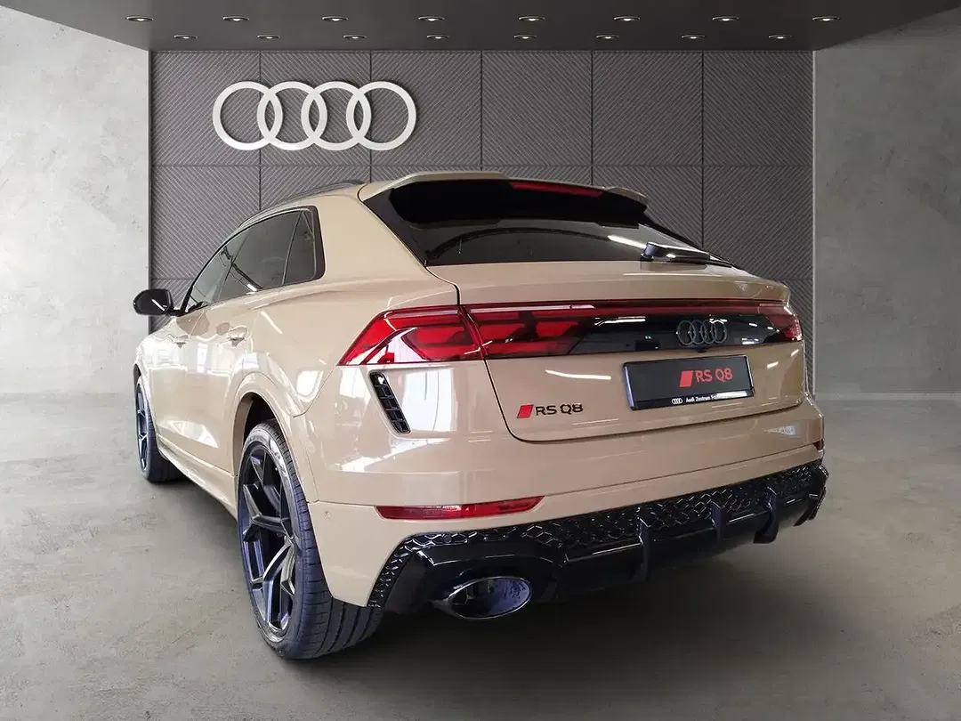Audi RS Q8 - Thumbnail 4