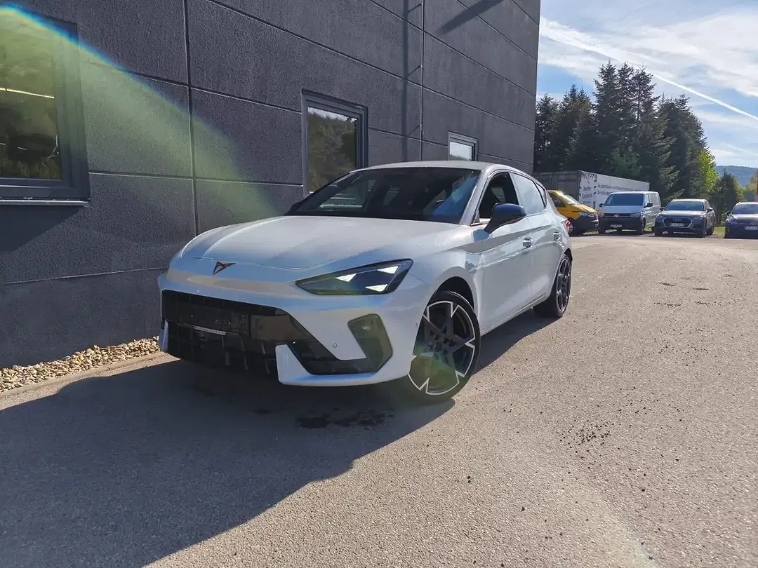 CUPRA Leon - Thumbnail 2