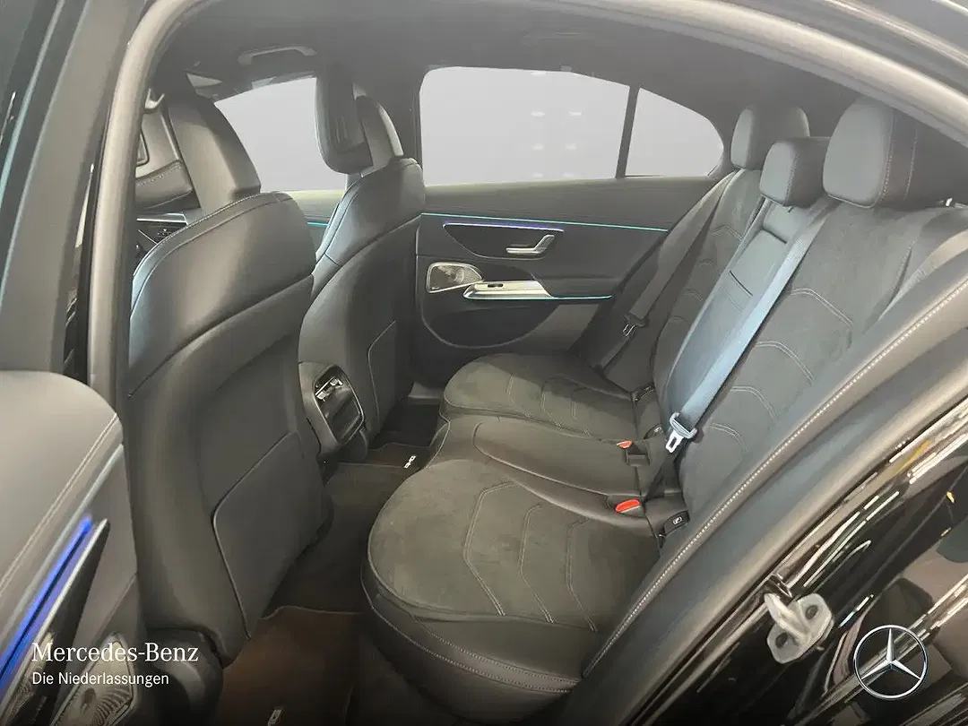 Mercedes-Benz E 220 - Thumbnail 11