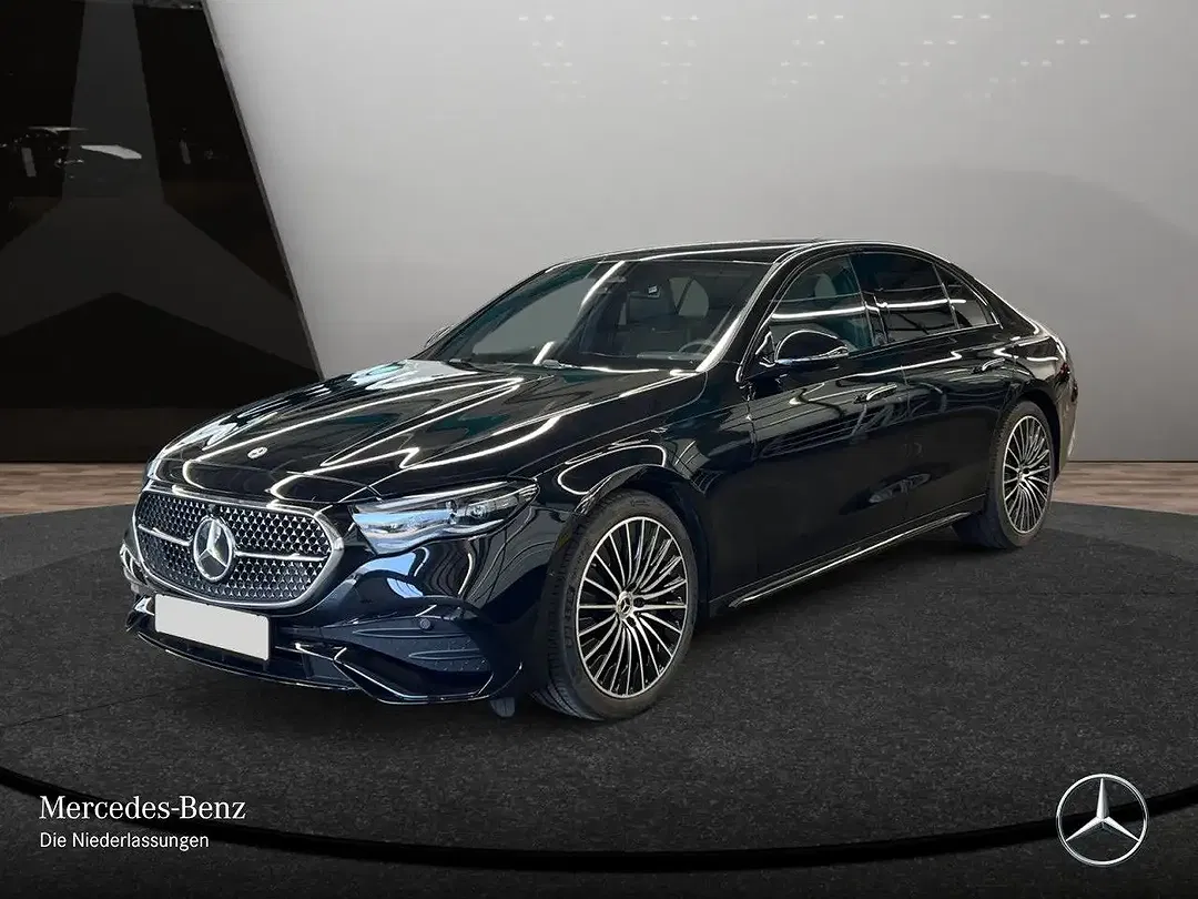 Mercedes-Benz E 220 - Thumbnail 1