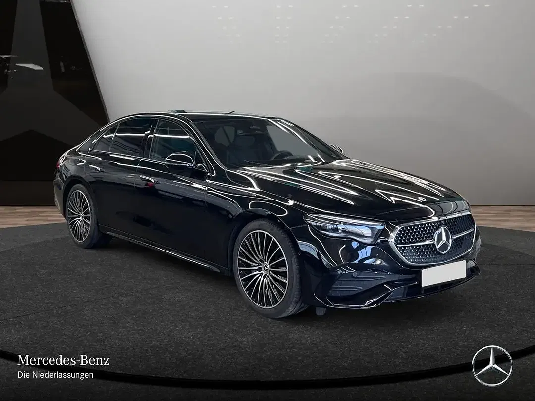 Mercedes-Benz E 220 - Thumbnail 4