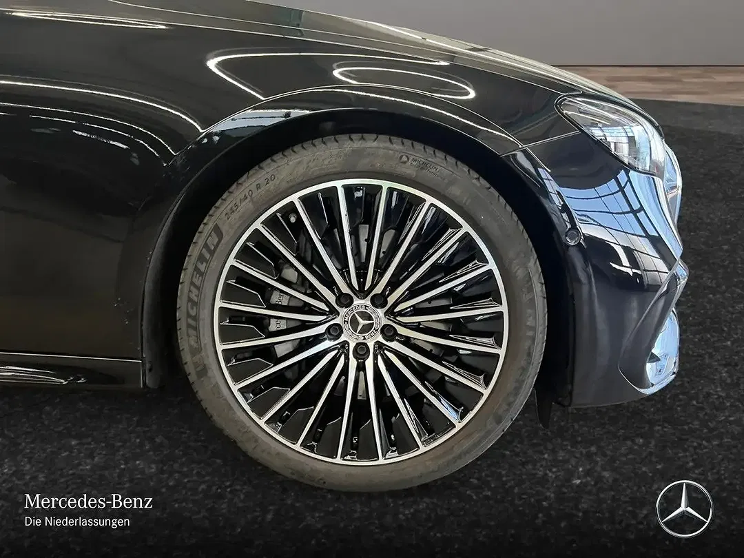 Mercedes-Benz E 220 - Thumbnail 5