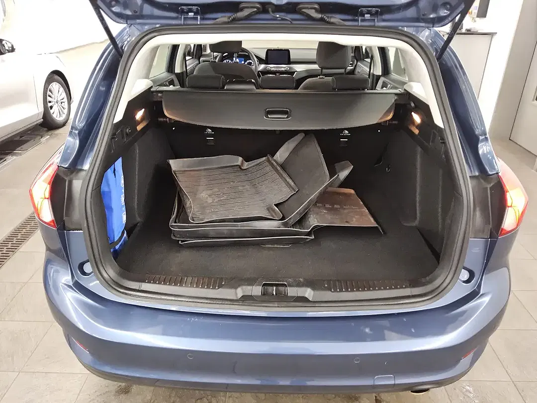 Ford Focus - Thumbnail 11