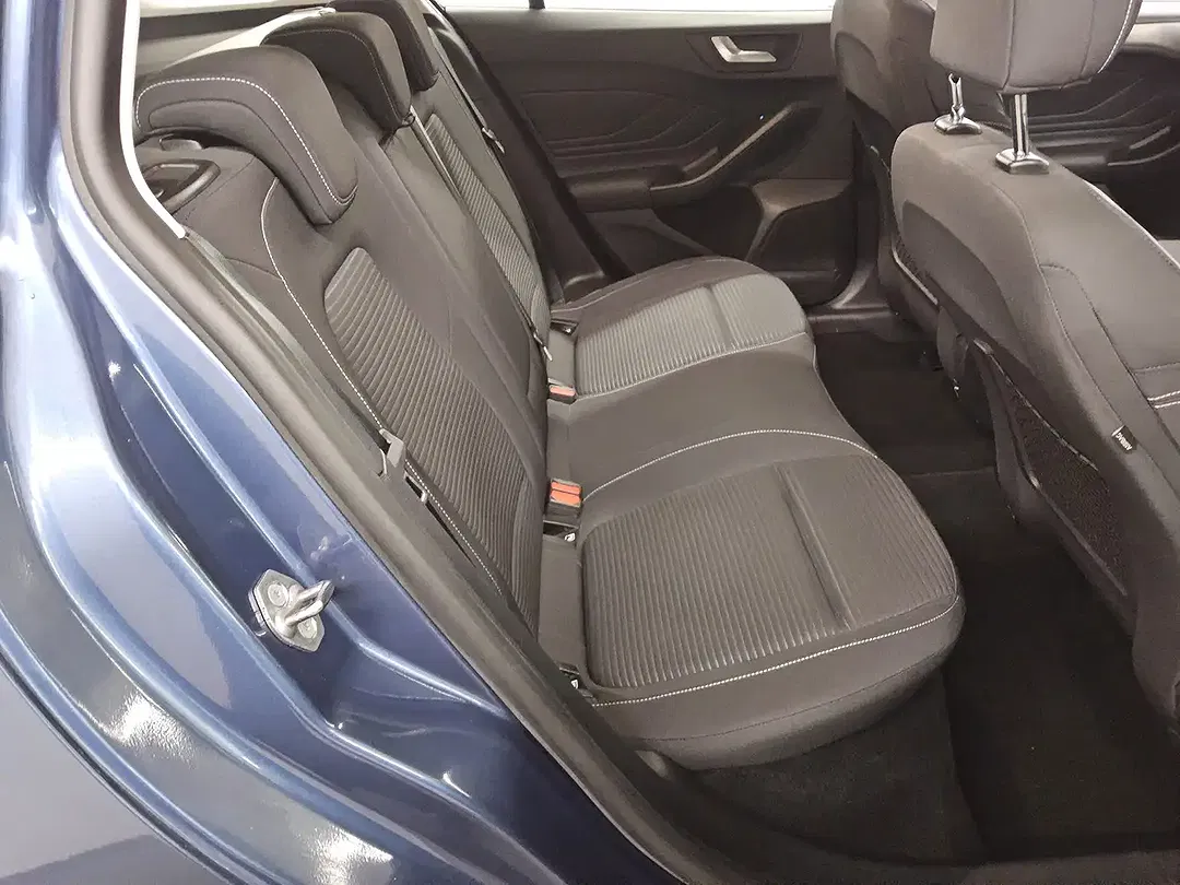 Ford Focus - Thumbnail 13