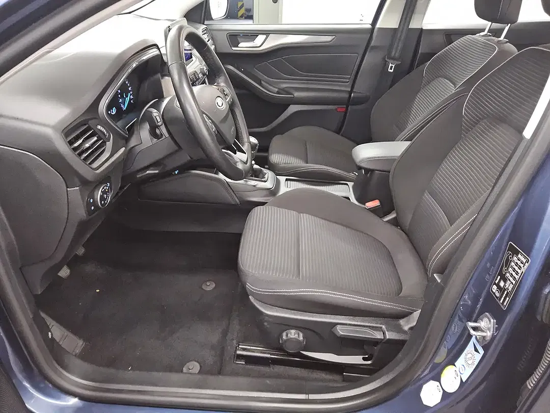 Ford Focus - Thumbnail 8