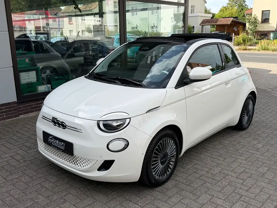 Fiat 500e - Thumbnail 1
