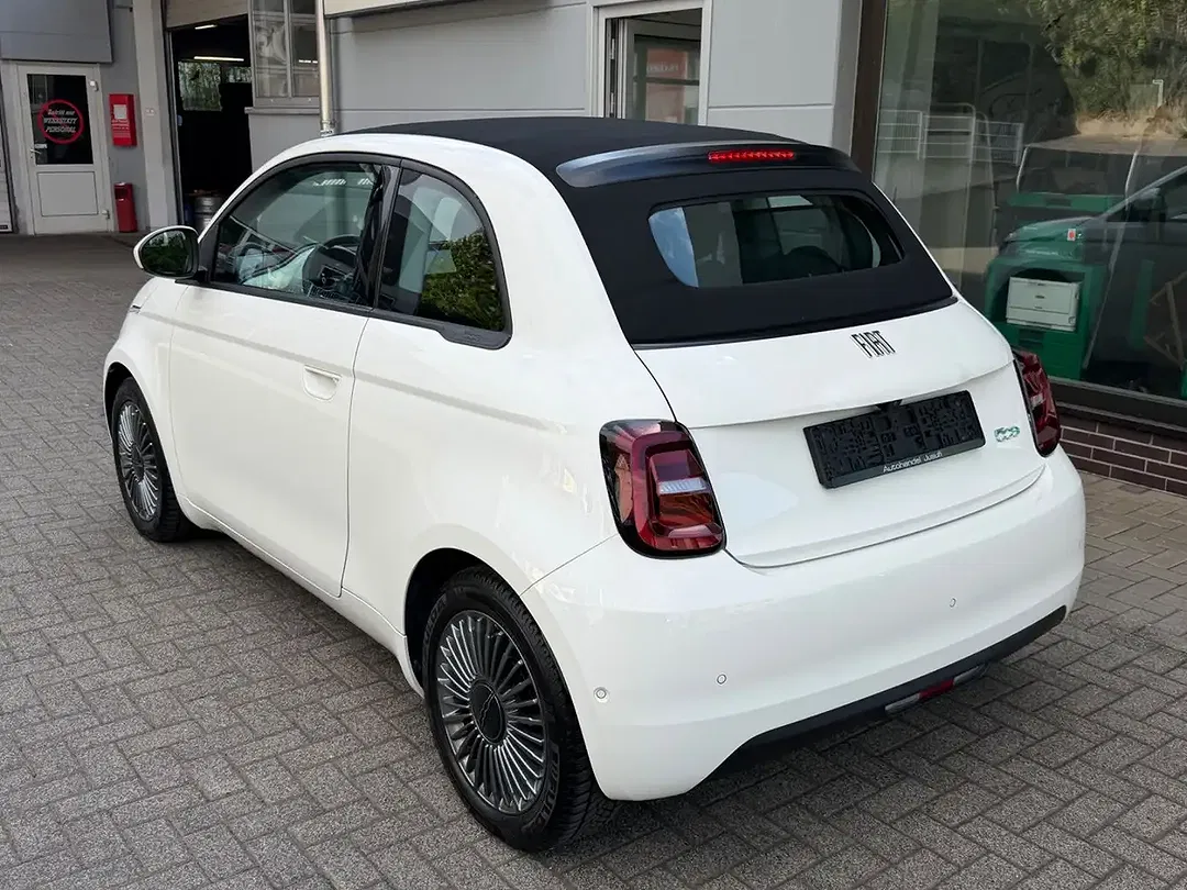 Fiat 500e - Thumbnail 4