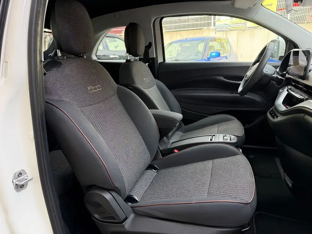 Fiat 500e - Thumbnail 7