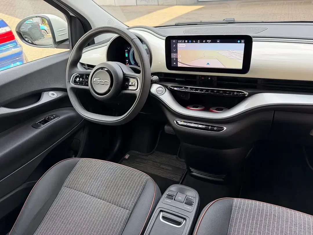 Fiat 500e - Thumbnail 8