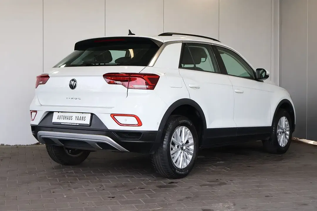 Volkswagen T-Roc - Thumbnail 4