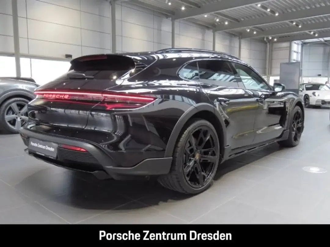 Porsche Taycan - Thumbnail 10