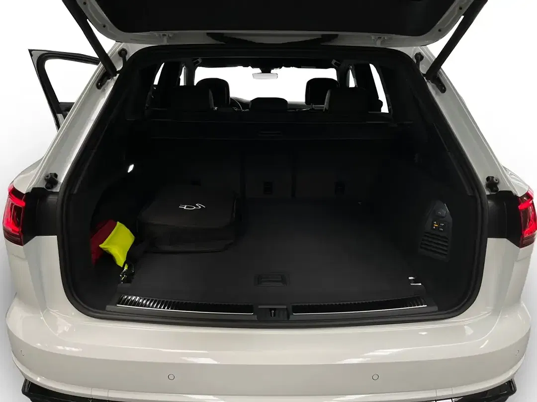 Volkswagen Touareg - Thumbnail 12