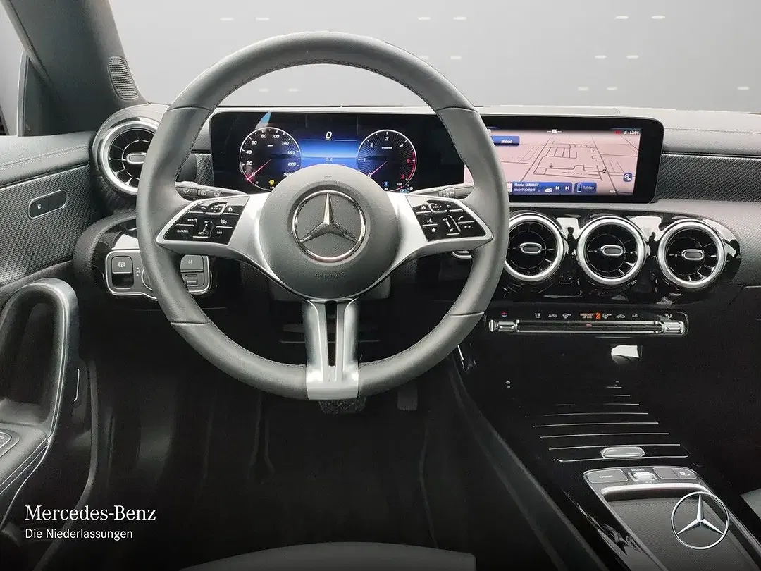 Mercedes-Benz CLA 180 - Thumbnail 12