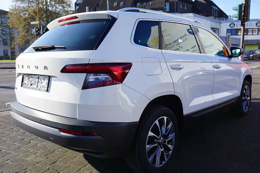 Skoda Karoq - Thumbnail 3