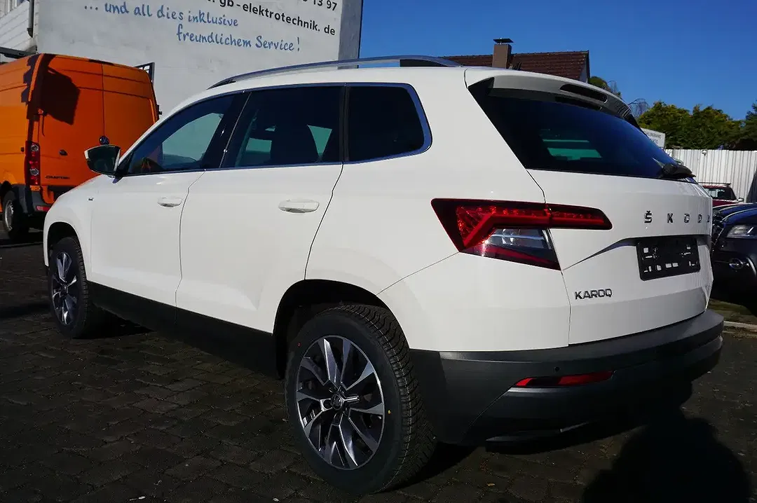 Skoda Karoq - Thumbnail 4