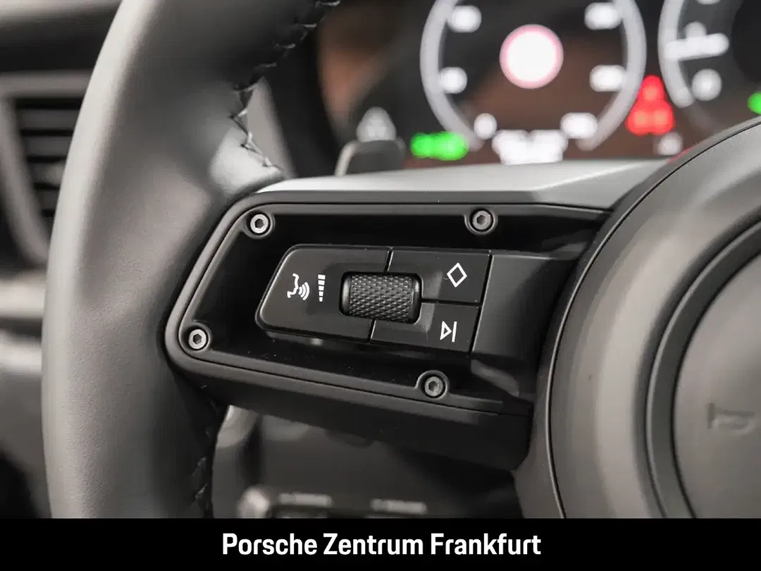 Porsche 992 - Thumbnail 18