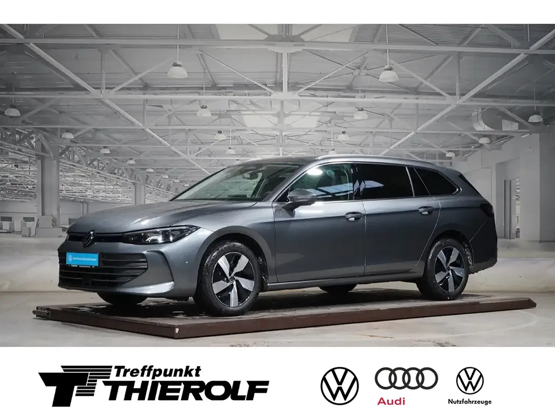 Volkswagen Passat - Thumbnail 1